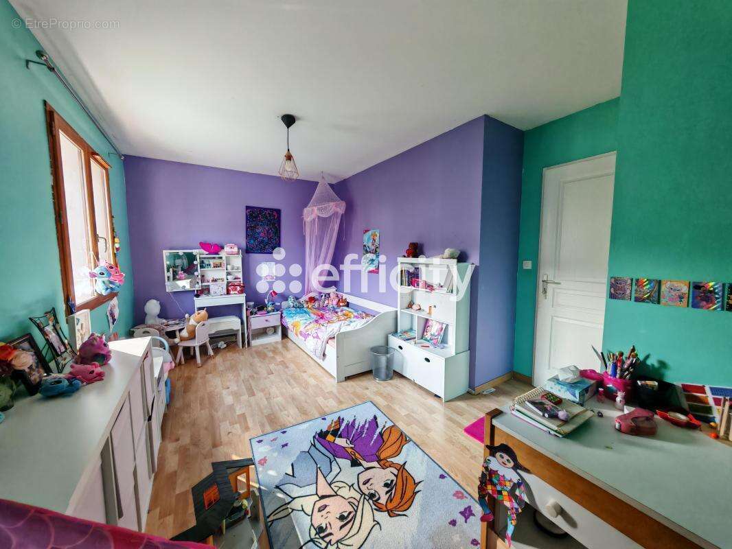 Maison à SAINT-GEOIRE-EN-VALDAINE