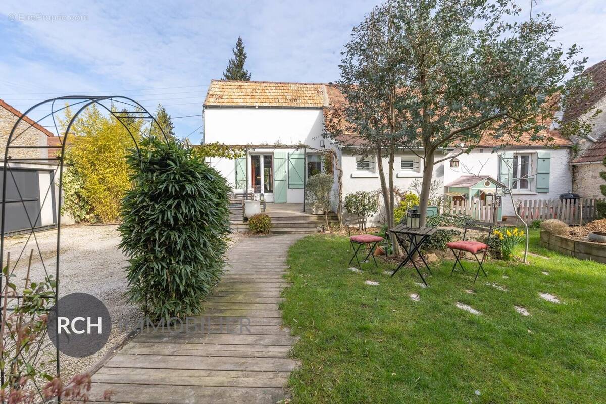 Maison à MONTFORT-L'AMAURY