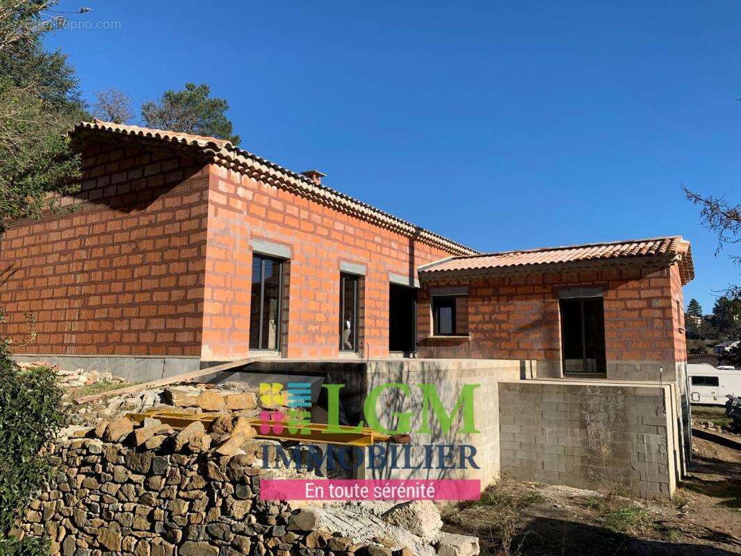 Maison à SAINT-JEAN-DU-PIN