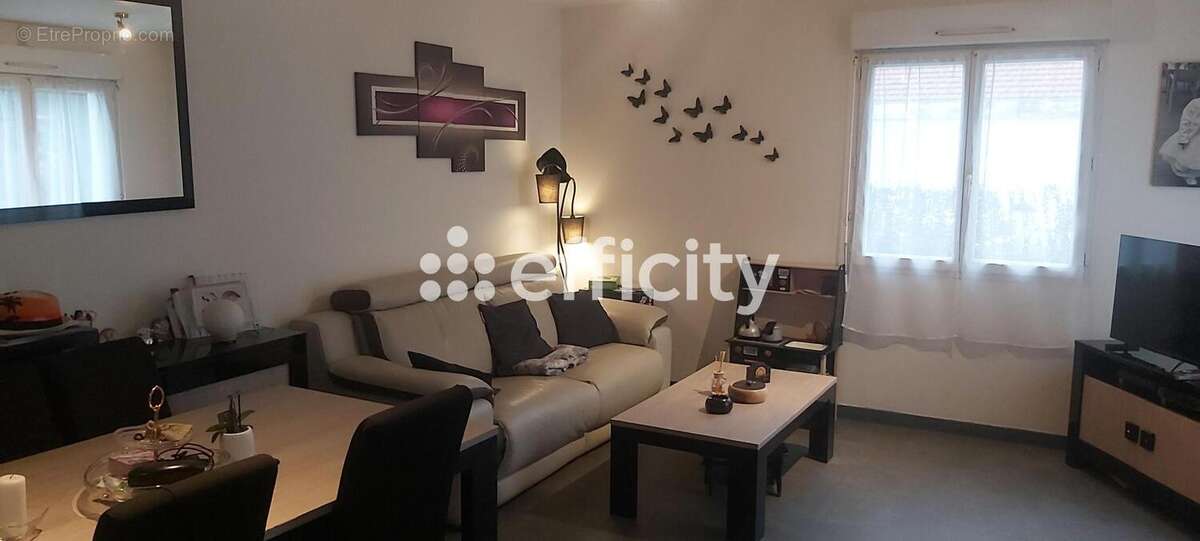 Maison à SAINT-BONNET-DE-MURE