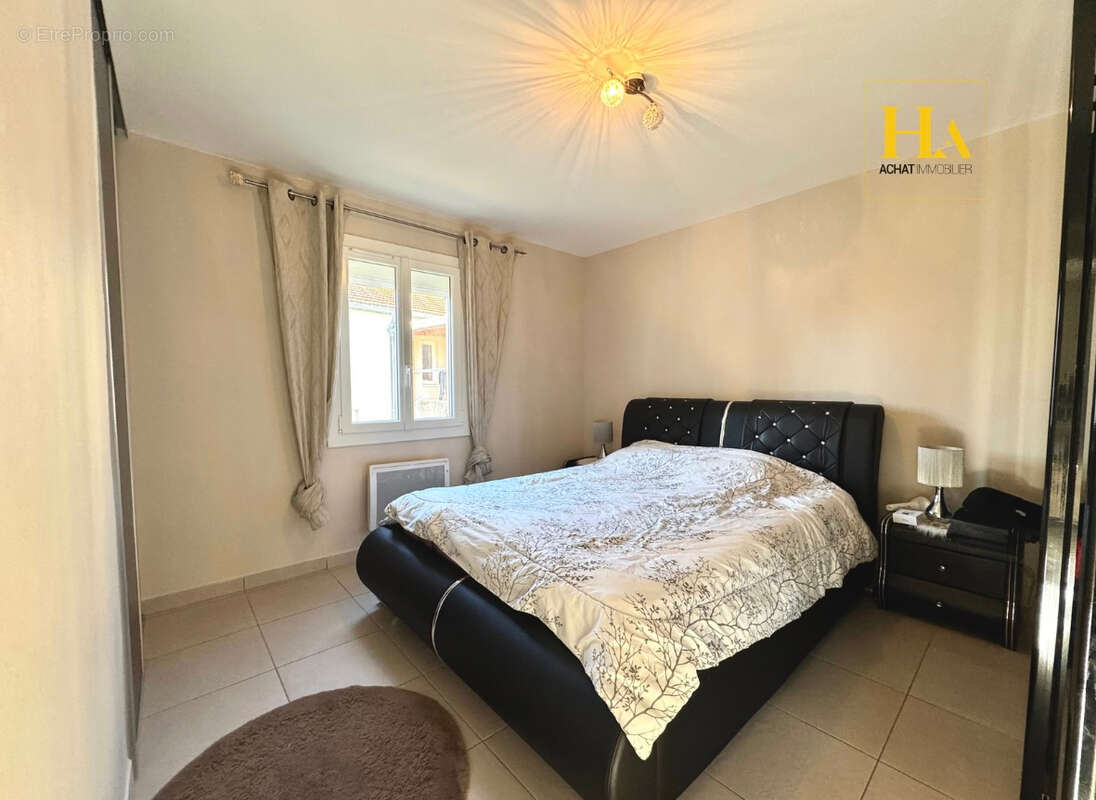 Maison à MONTELIMAR