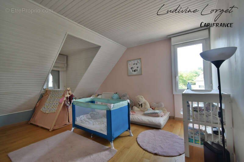 Proche Nogent-L’Artaud (8min) Chezy-Sur-Marne (6min) Maison traditionnelle de 200 m² - Vue panoramique – 5 chambres- Grande pièc - photo 8