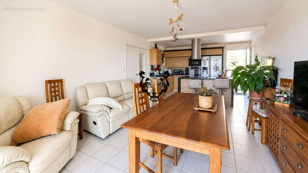 EXCLUSIVITÉ  : T4 avec vue mer et grand garage à Saint-Raphaël - photo 2
