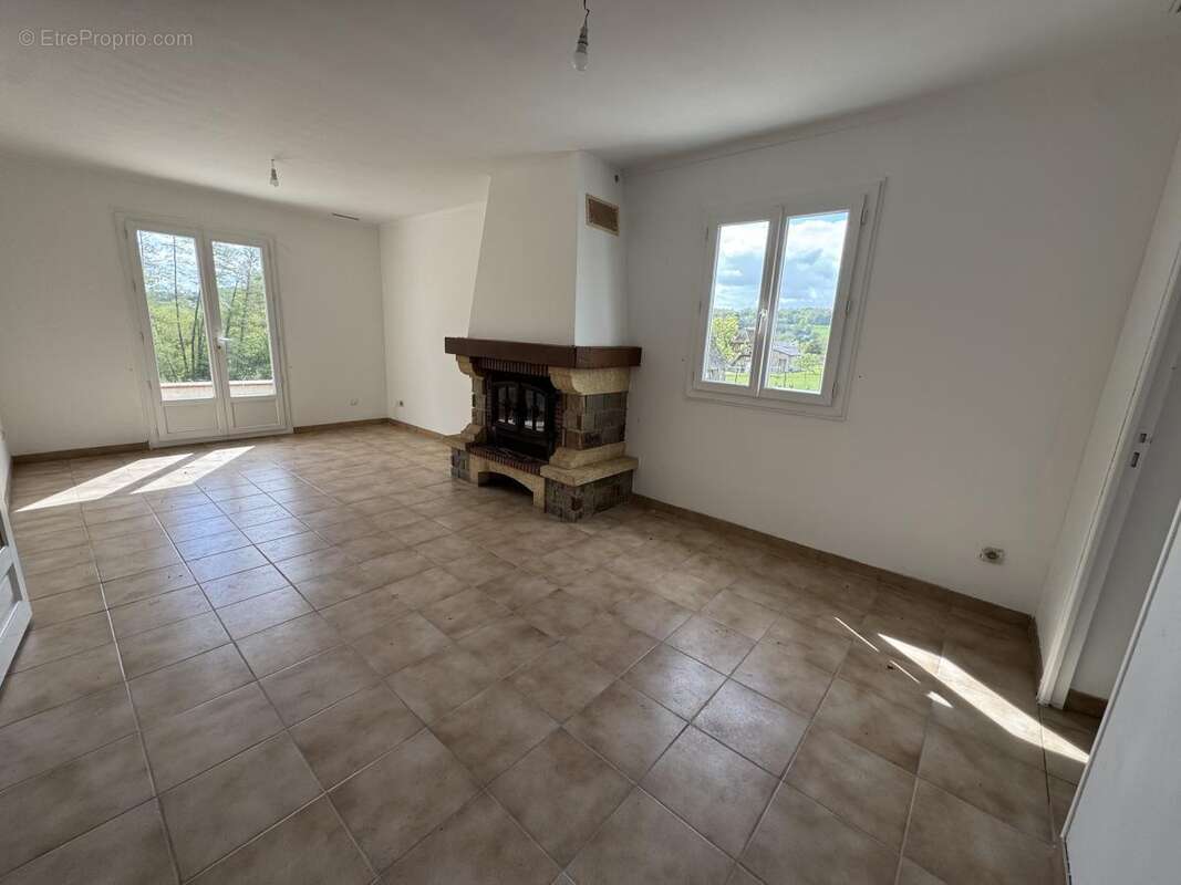 Maison 100 m² à Tordouet  - photo 4