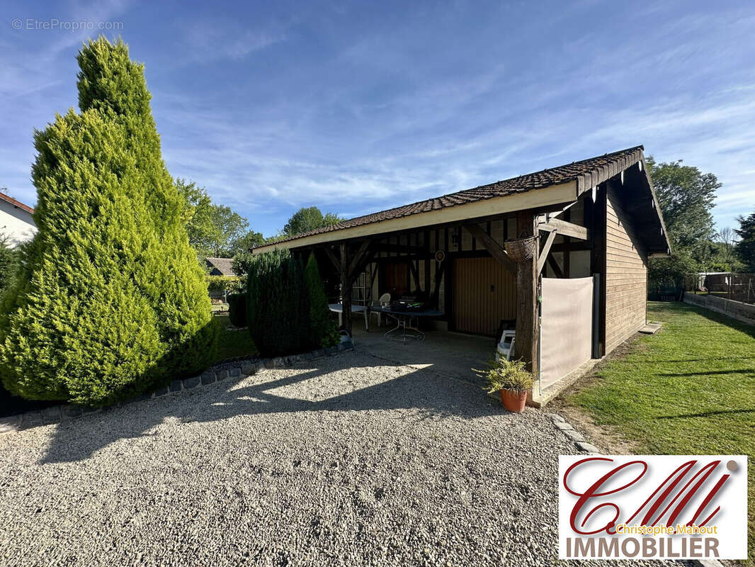 Maison à SAINT-REMY-EN-BOUZEMONT-SAINT-GENEST-ET-ISSON