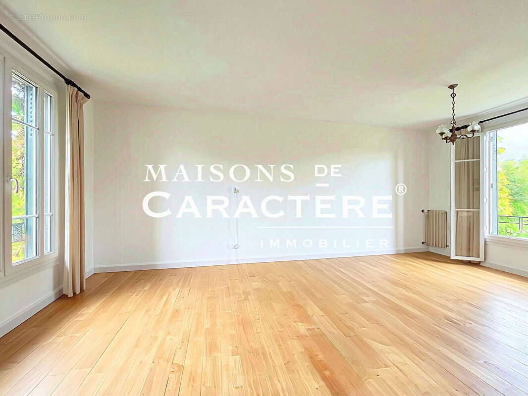 Maison à VERNEUIL-SUR-SEINE