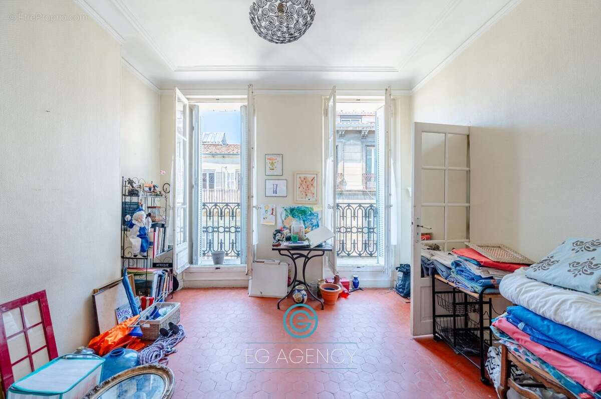 Appartement à MARSEILLE-1E