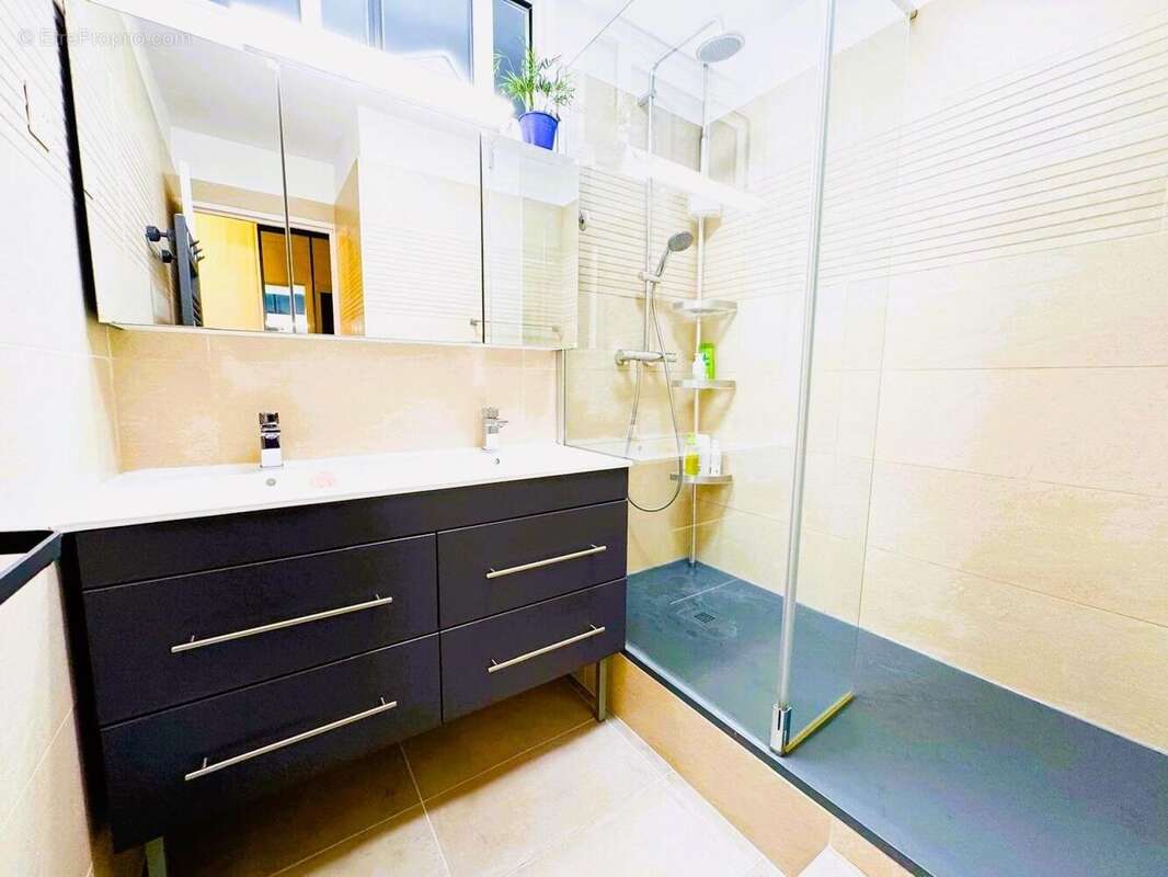 Photo 8 - Appartement à MARSEILLE-9E