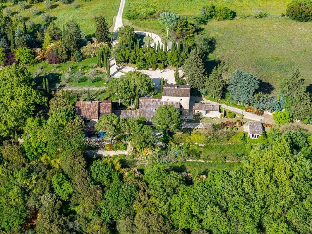 Maison à MENERBES
