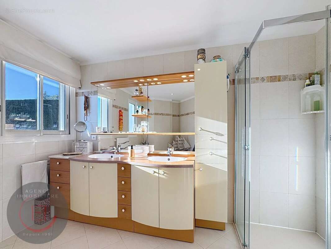 Maison à LES ADRETS-DE-L'ESTEREL