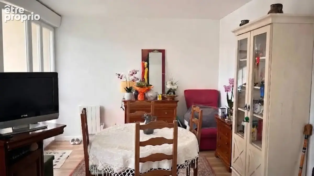 QUIMPER (29) — À VENDRE - Appartement T2 de 49 m² Au 3e étage avec ascenseur - Balcon - Cave - photo 3