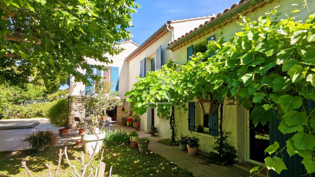Maison à ROGNONAS