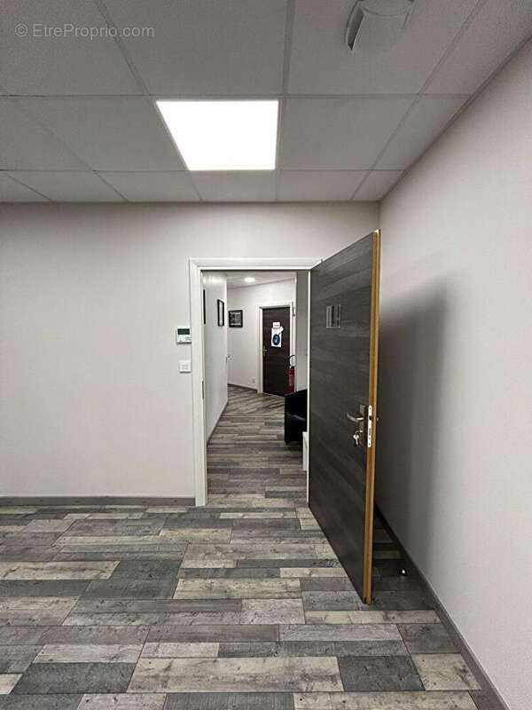 Commerce à MONTCEAU-LES-MINES