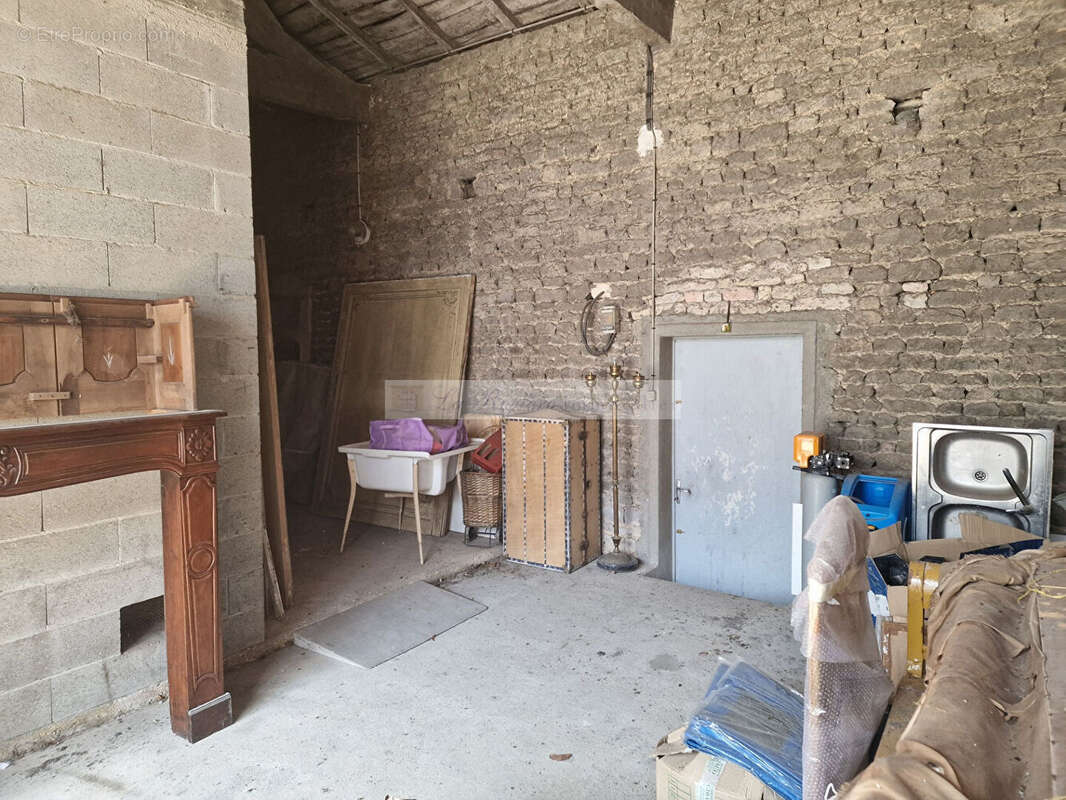 Maison Sigogne à rénover 200 m2 - photo 9