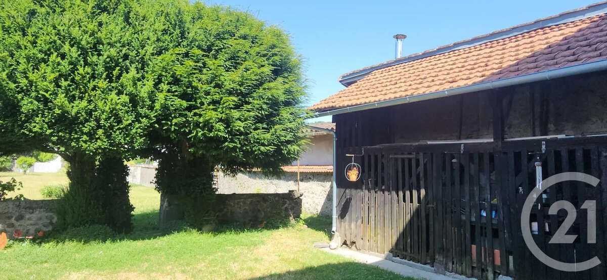 Maison 130 m² à Arpajon-Sur-Cere  - photo 2