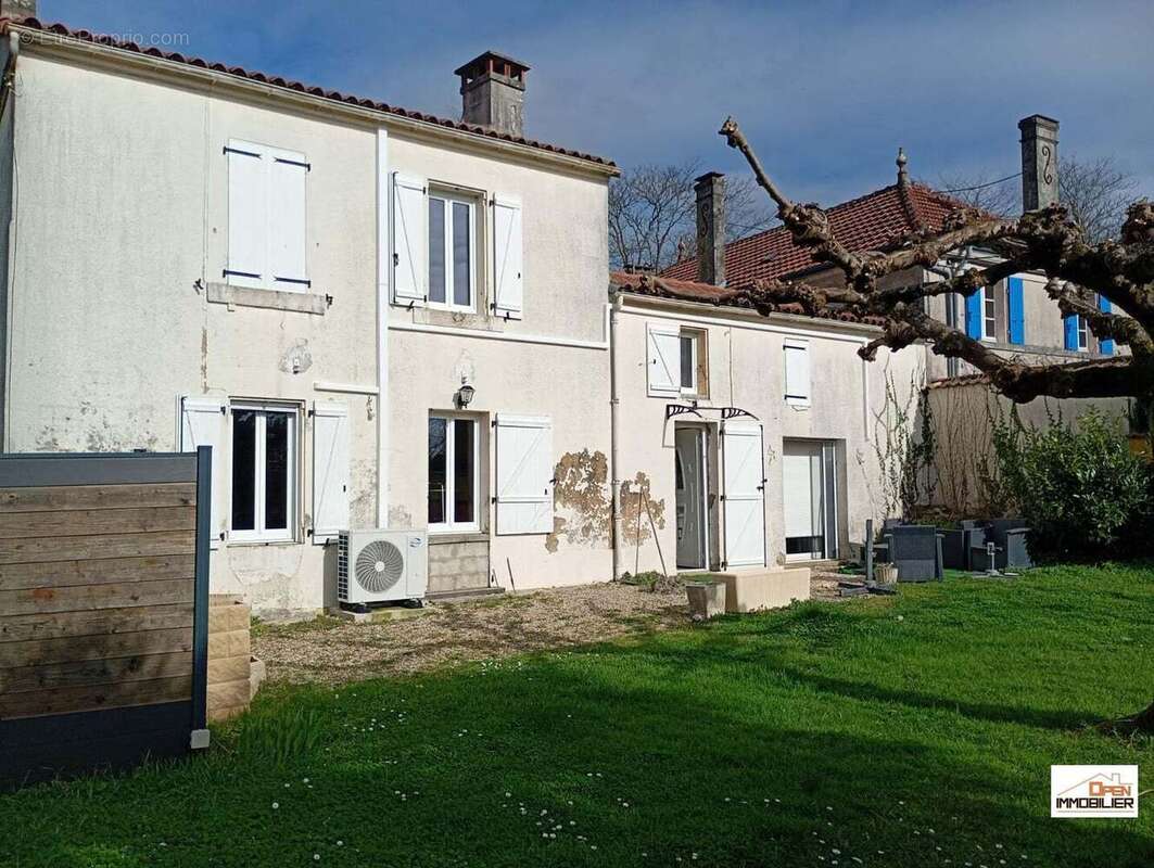 Maison à MESNAC