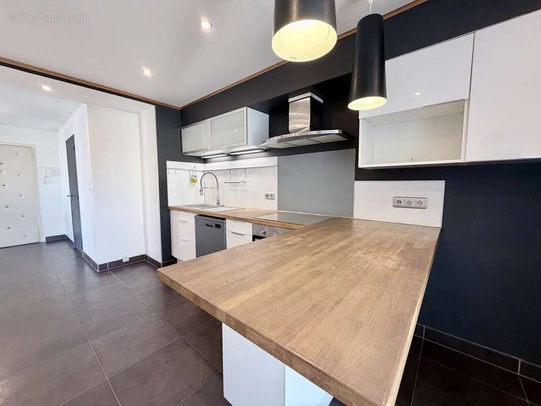 Appartement à GUILHERAND-GRANGES