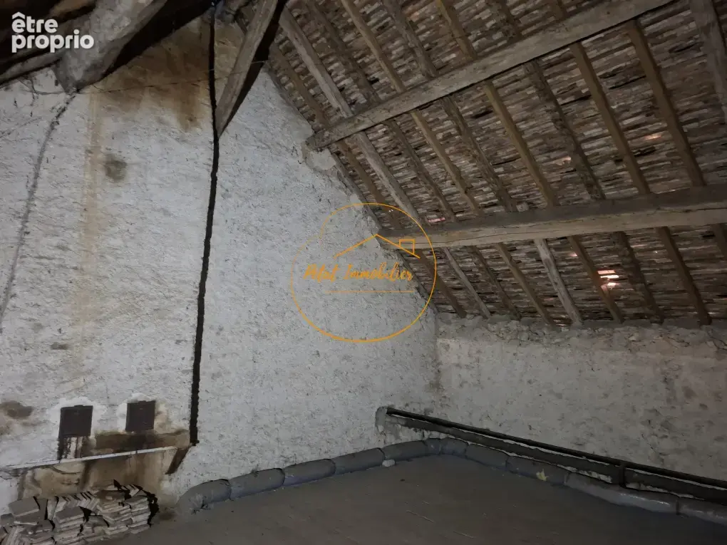 Maison de village avec dépendances et beau potentiel d’aménagement - photo 10