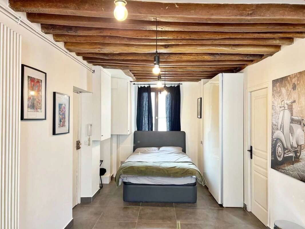 Appartement à PARIS-3E