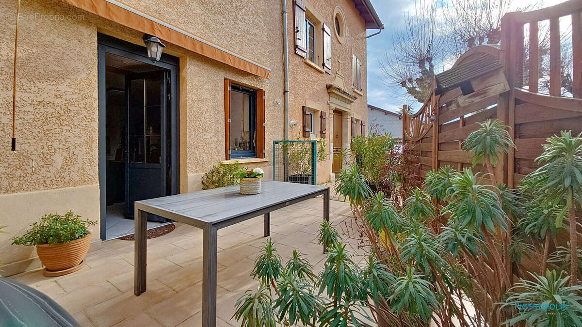 Appartement à SAINT-PRIM