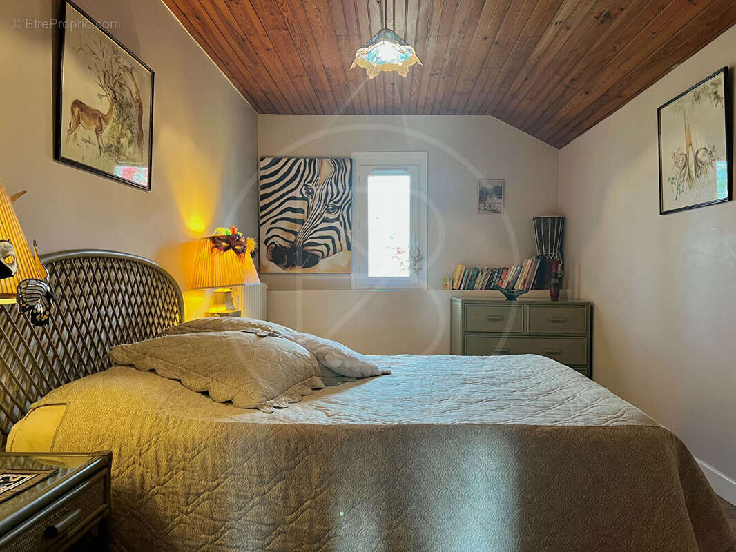 Maison à LAMOTHE-MONTRAVEL