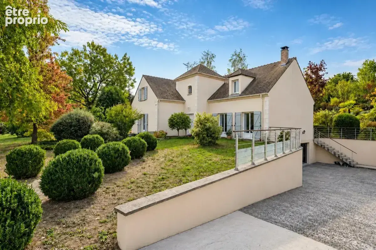 LUZARCHES – Une propriété rare au cœur de 2 646 m² de verdure - photo 19
