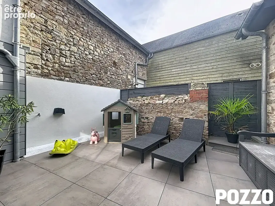 LESSAY - maison de ville avec patio, terrasse et jardin en vente chez POZZO IMMOBILIER. - photo 4