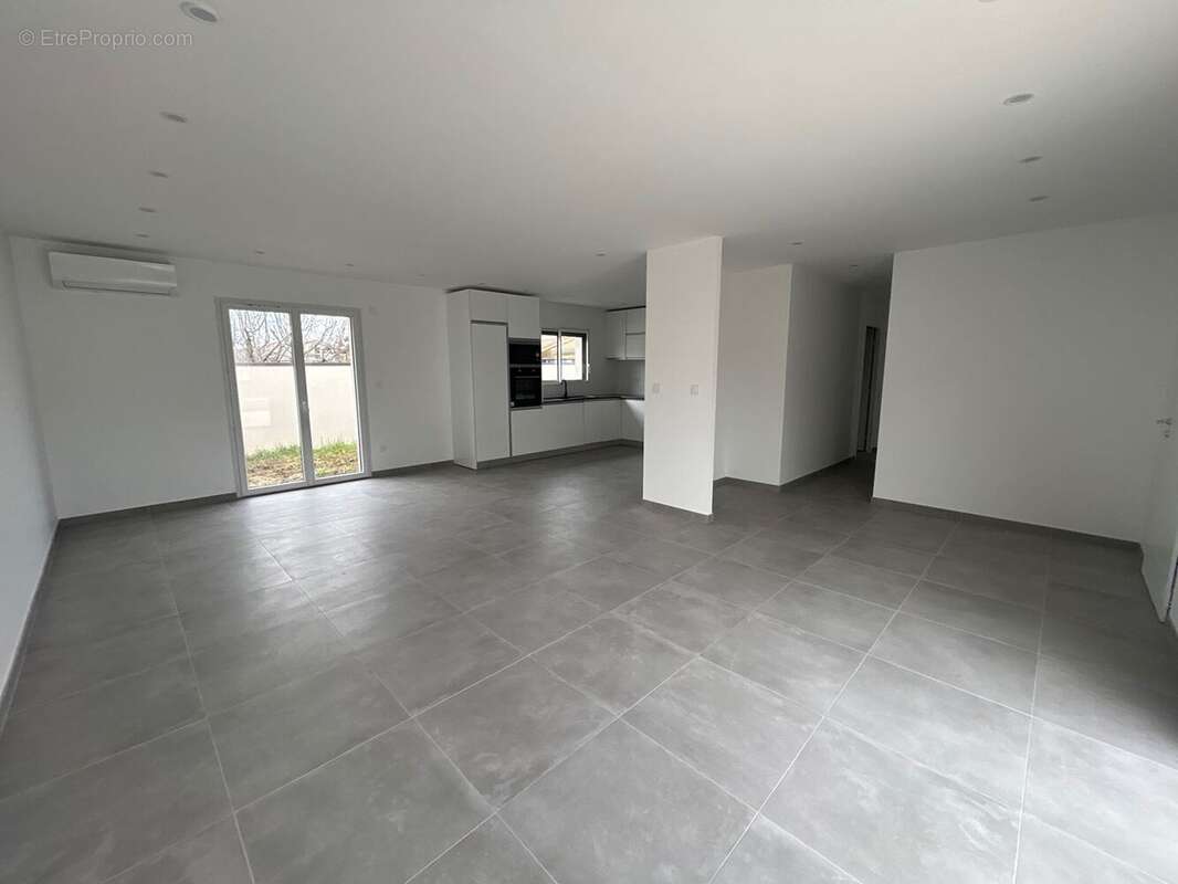 Maison à SAINT-PAUL-LES-ROMANS