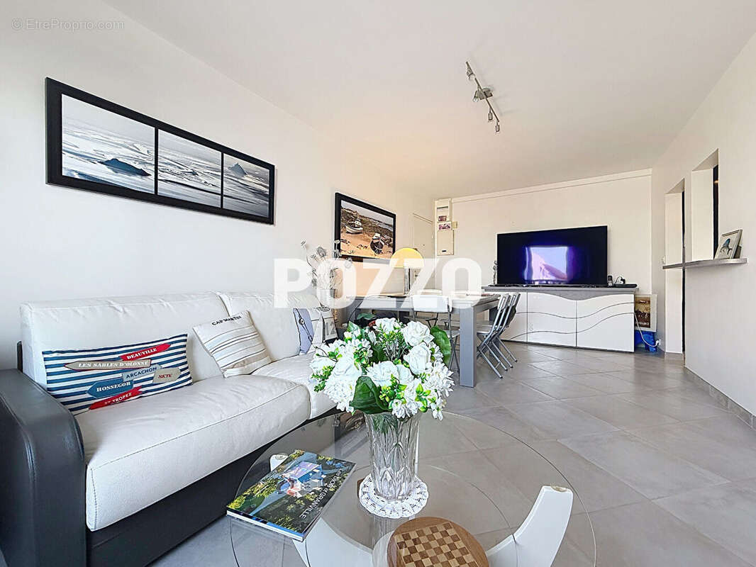 Appartement à DONVILLE-LES-BAINS
