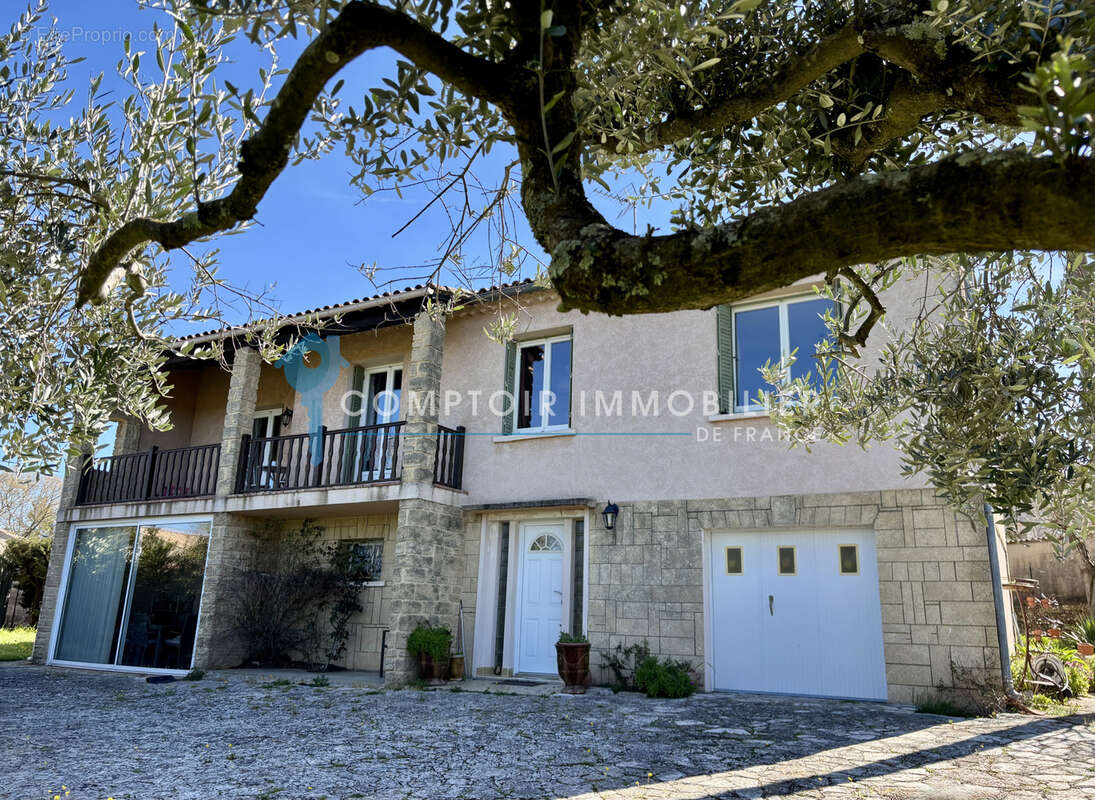 PERIPHERIE UZES : Maison P8 sur beau terrain arboré - photo 3