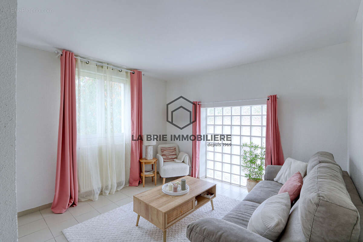 Maison à QUINCY-SOUS-SENART