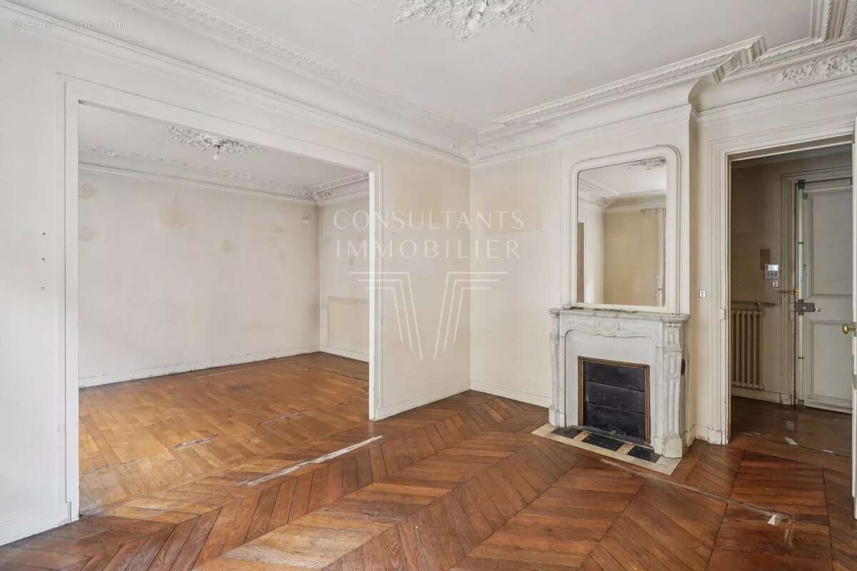 Appartement à PARIS-17E