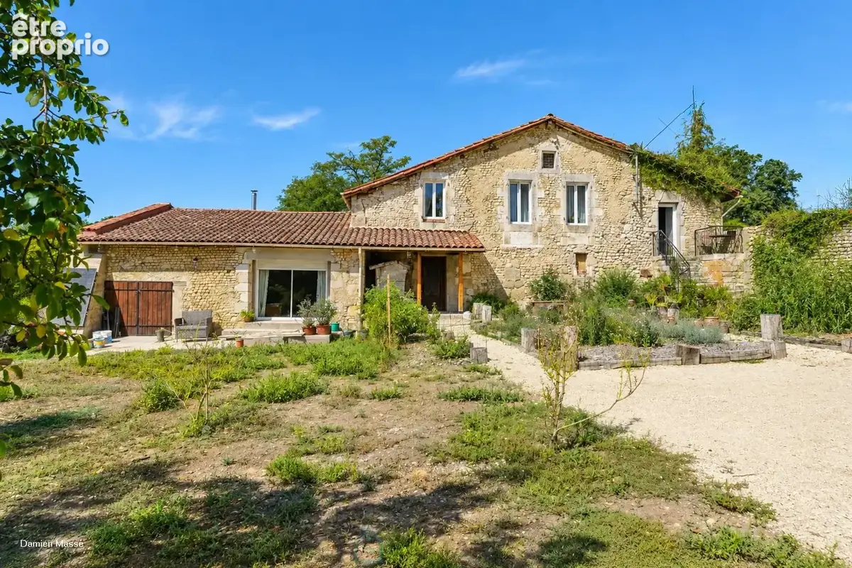 Maison à NONAC