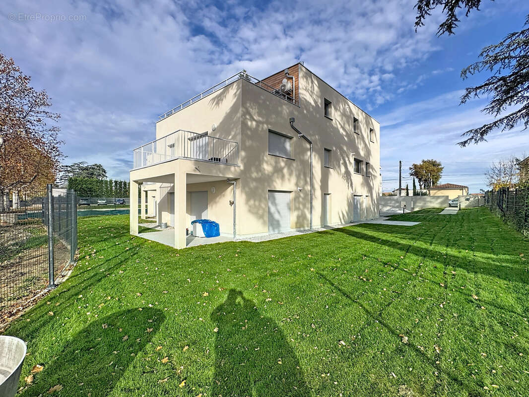 Appartement à VEAUCHE