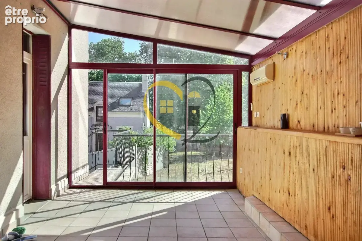 Maison de ville Mehun sur Yèvre - 137m2 - 3 chambres - véranda et jardin - photo 6