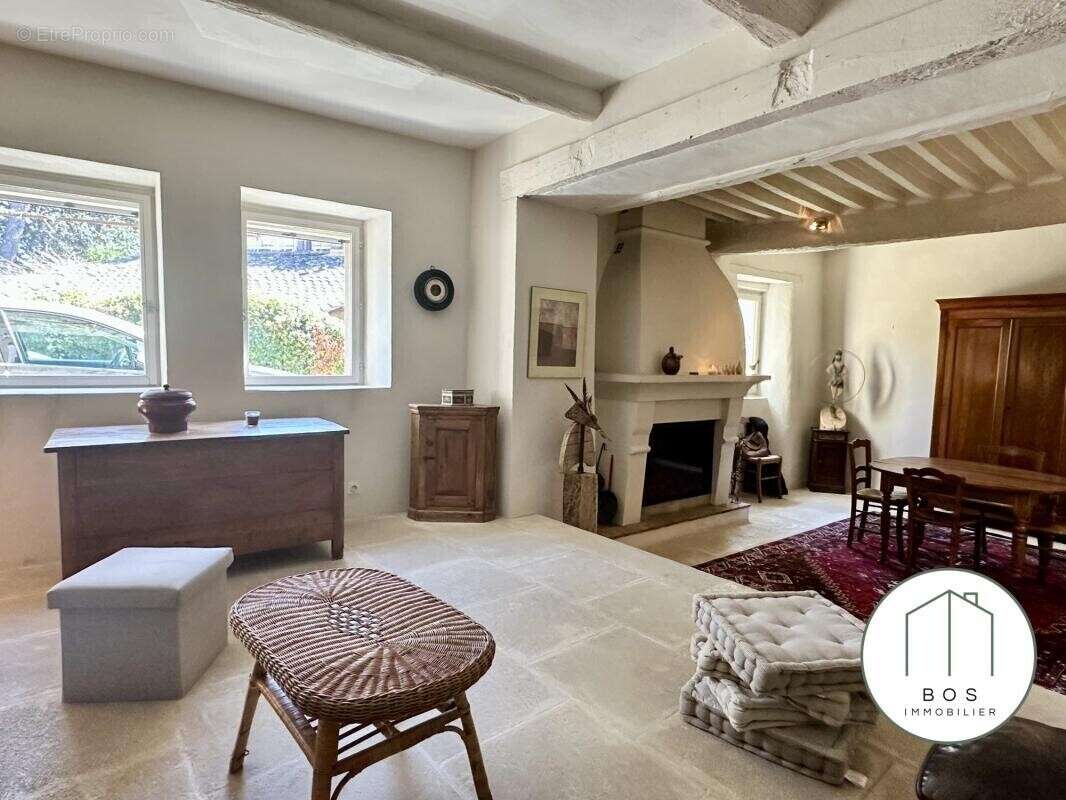 Maison à OPPEDE