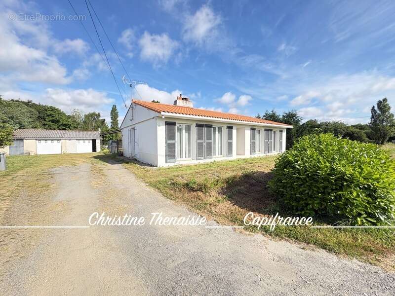 Maison à COMMEQUIERS
