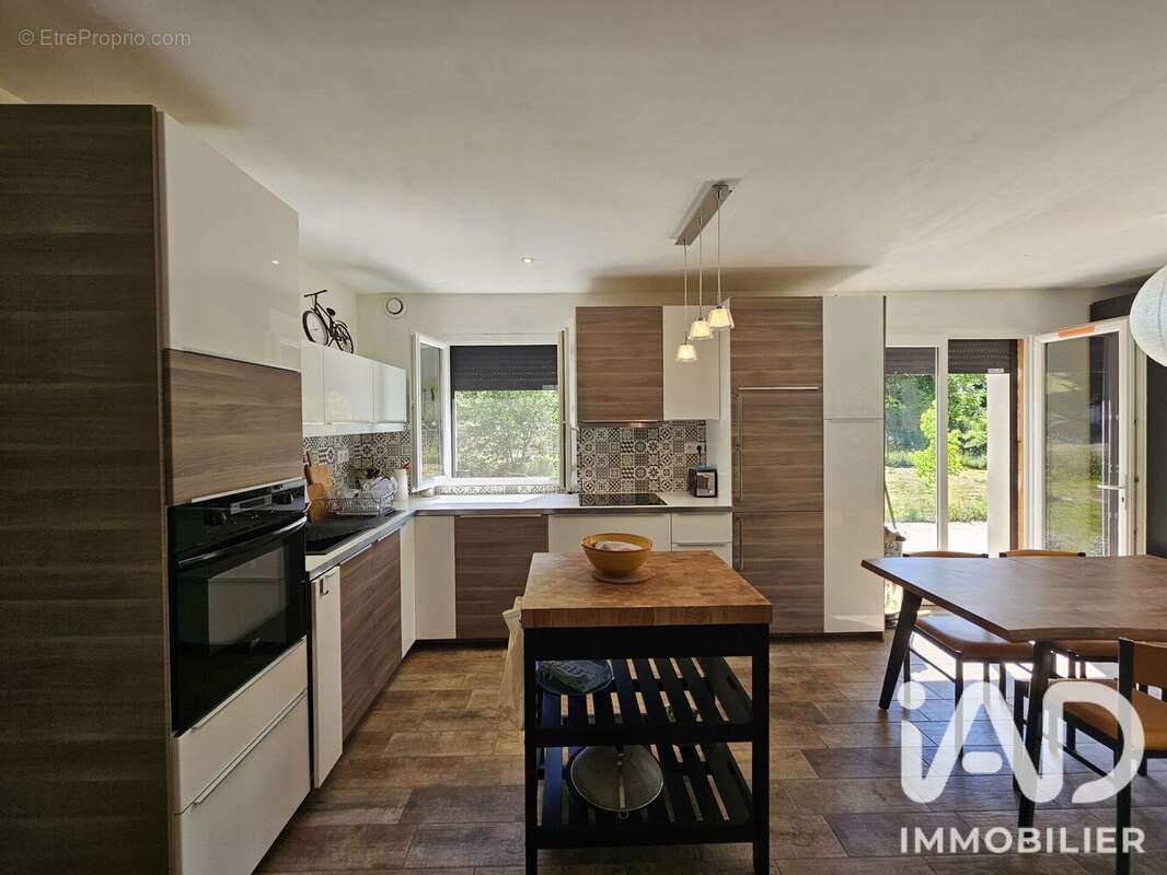 Maison 75 m² à Puy-Saint-Eusebe  - photo 8