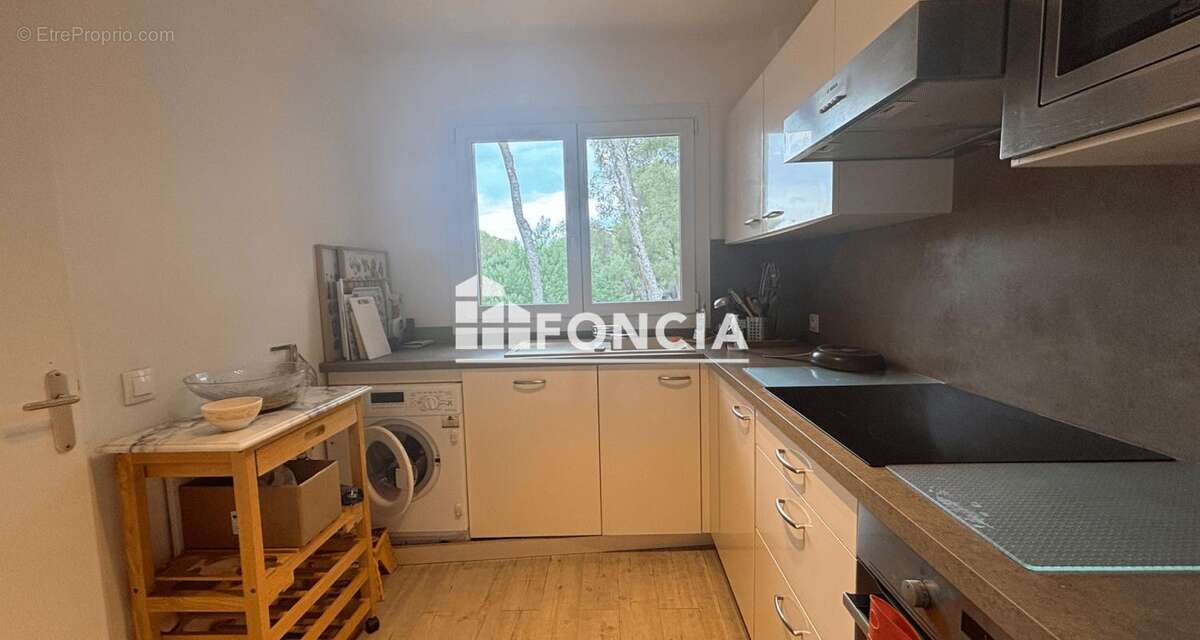 Appartement à BORMES-LES-MIMOSAS