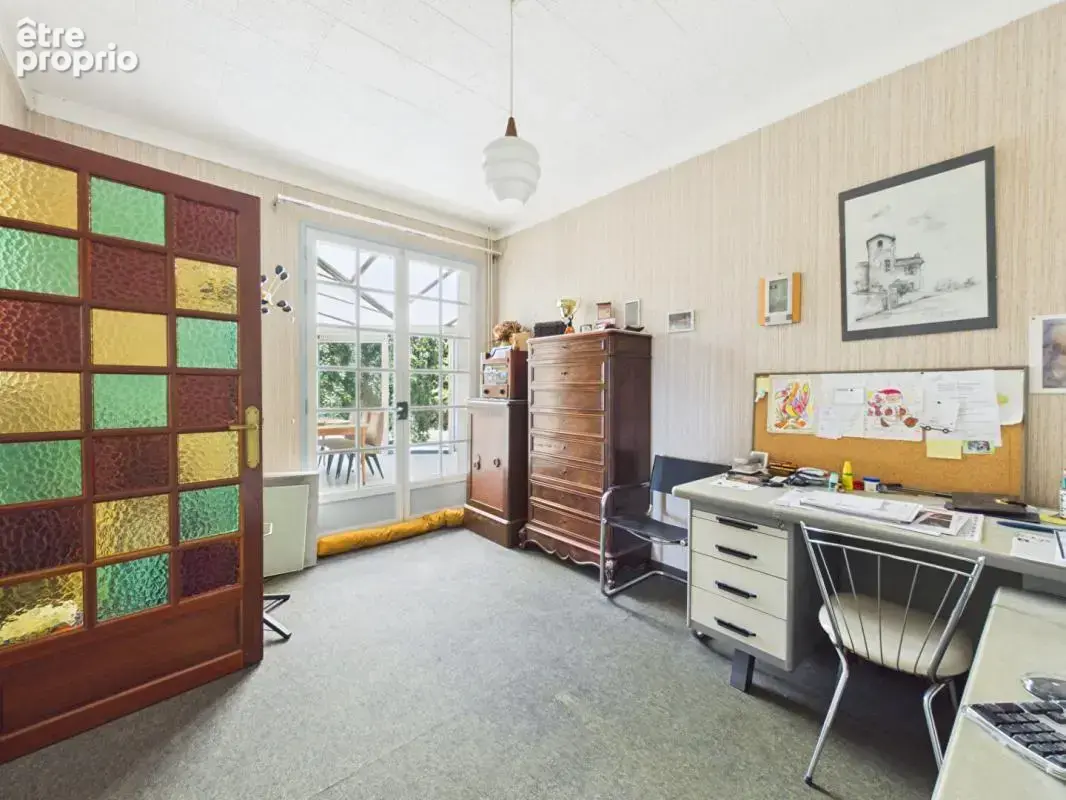 Maison de 179 m2 à Loudun , 5 chambres, grand jardin arboré, garage, vaste sous sol - photo 16