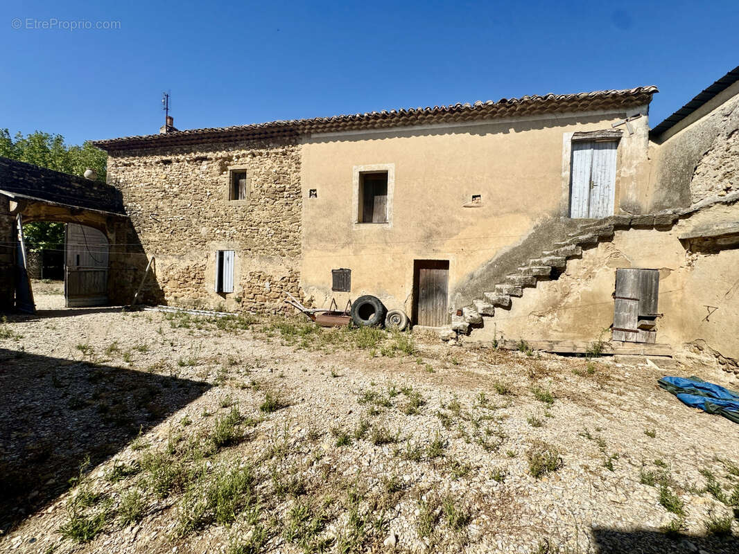 Maison à SAINTE-CECILE-LES-VIGNES