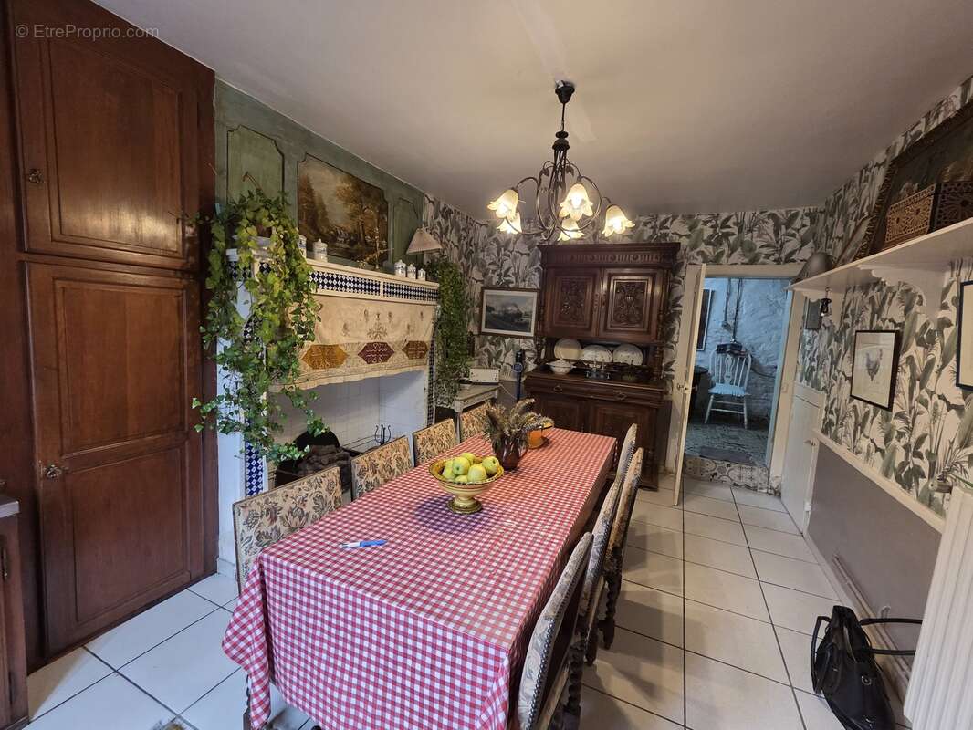 n°10 - Maison à SAINT-DENIS-DES-MURS