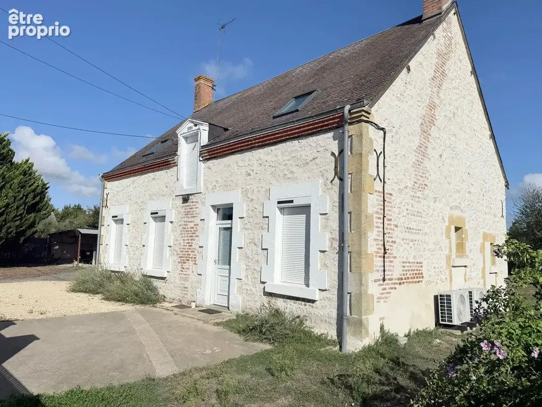 Maison à SAINT-HILAIRE-DE-COURT