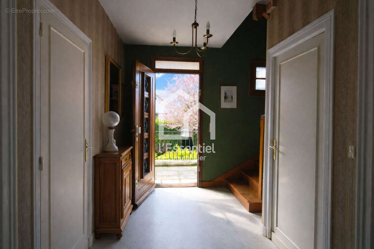 Maison à VERNEUIL-SUR-SEINE