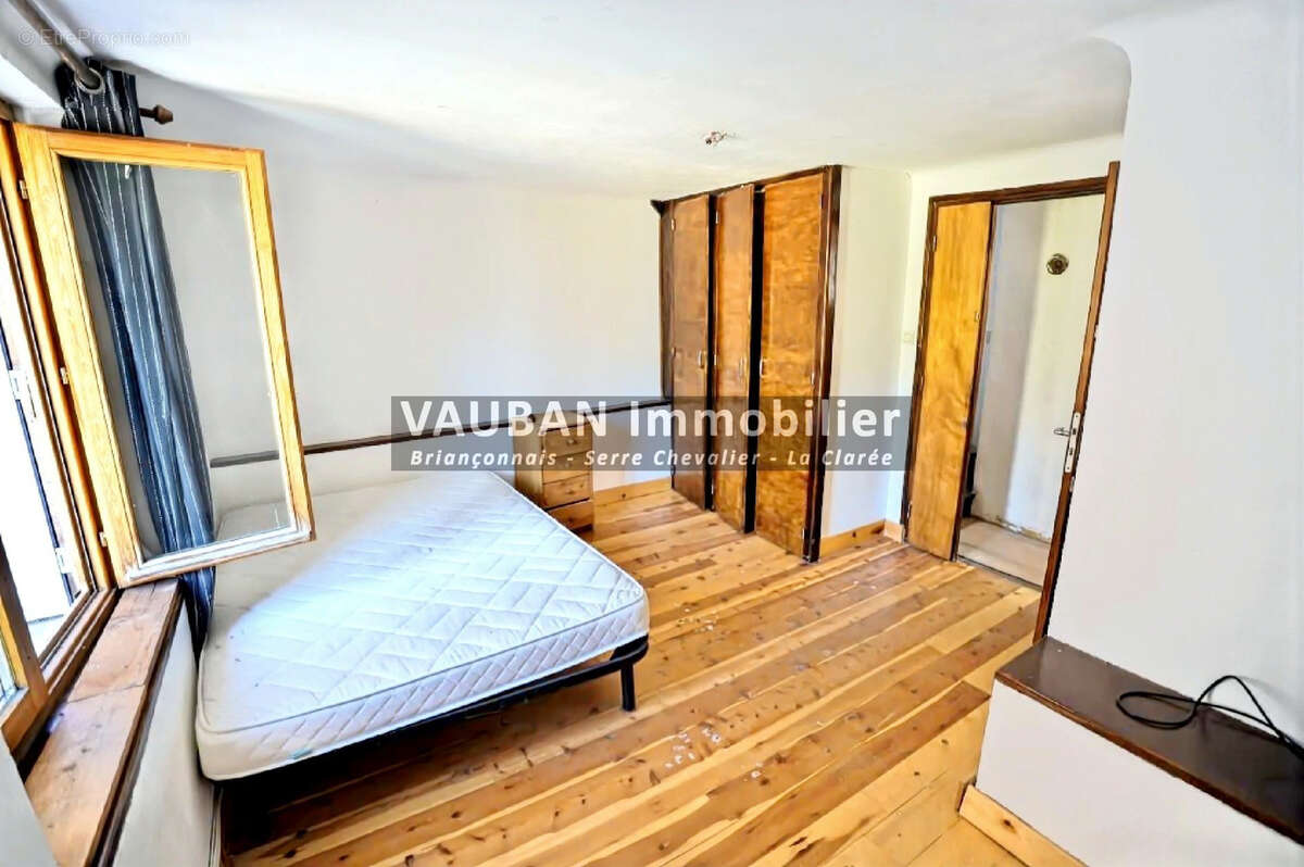 Appartement type 4 avec dépendances Centre village - photo 6