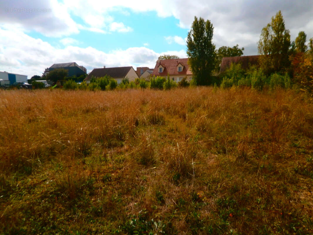 Terrain a batir 778 m2 viabiliser et securiser - photo 2