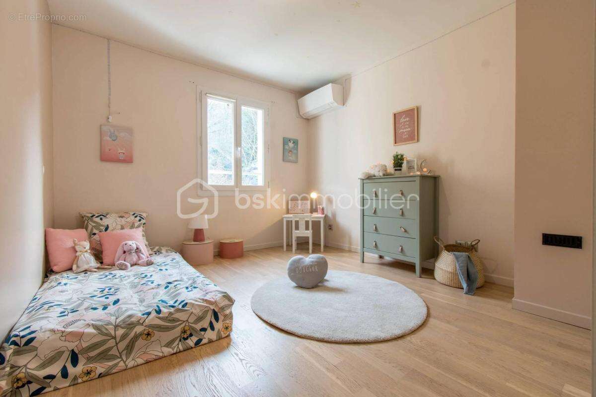 Grande maison familiale 205m2 avec 5 chambres – 2000m2 de terrain - photo 10