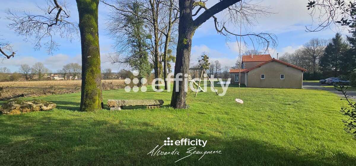 Maison 279 m² à Reffannes  - photo 18