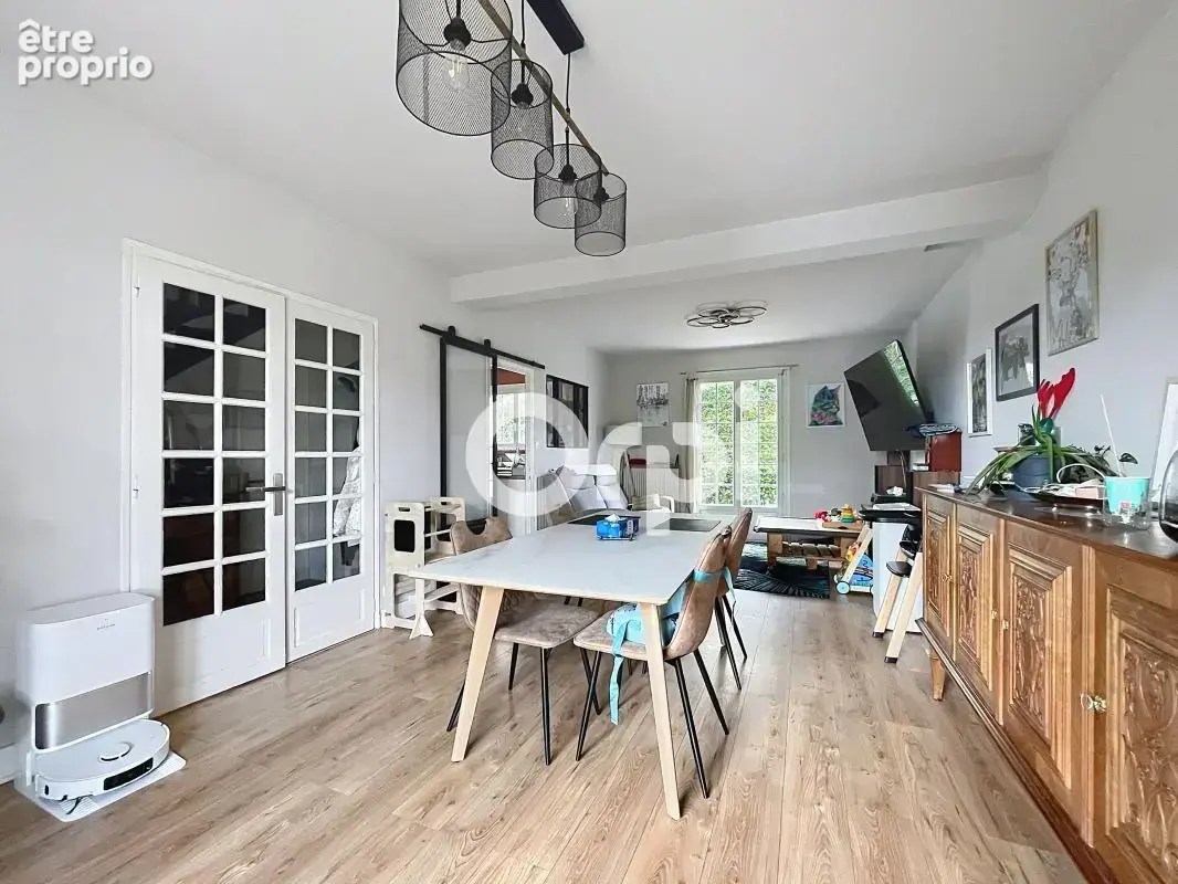 Maison À Vendre à Saint Pantaléon de Larche ! - photo 3