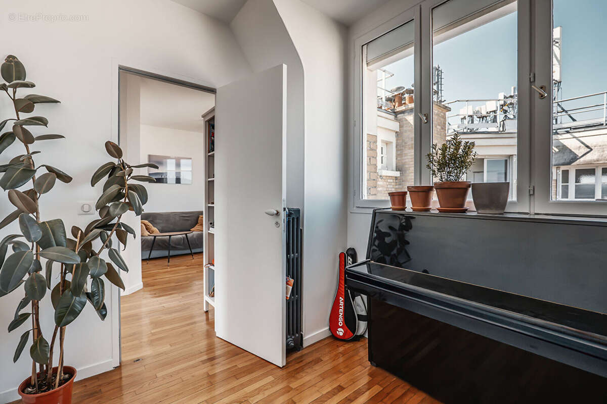 Appartement à PARIS-17E